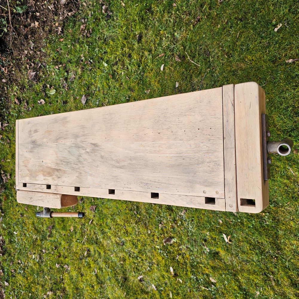 Kleine alte urige antike Hobelbank aus Holz mit Holz Schraubstöcken - 139