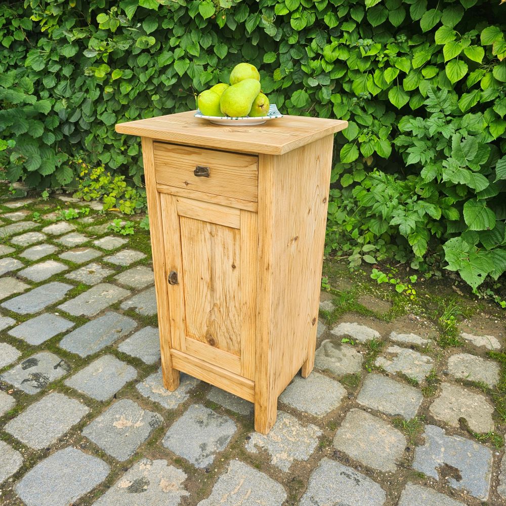 Nachtkästchen Nachttisch Kästchen alt retro vintage antik - 248