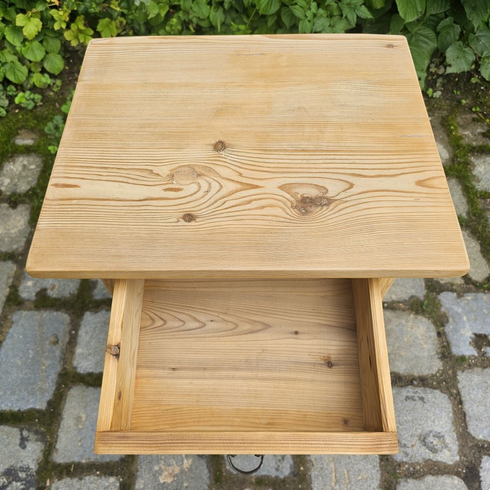 Nachtkästchen Nachttisch Kästchen alt retro vintage antik - 248