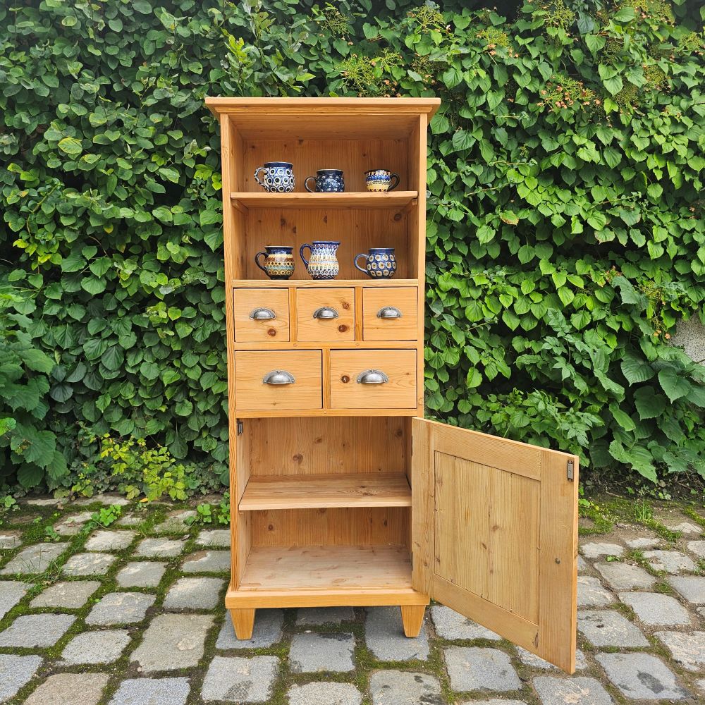 Altes antikes Regal Schubladenschränkchen mit Tür und Muschelgriffen - 251