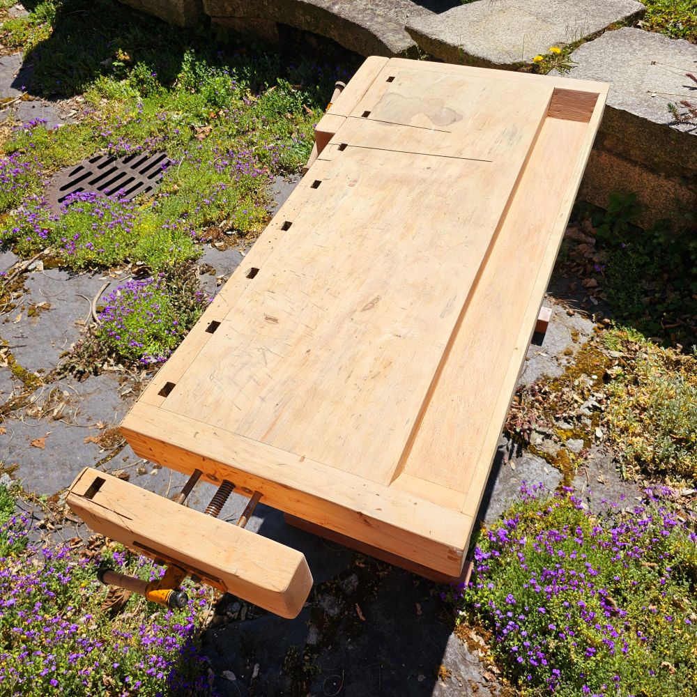 Alte gebrauchte kleine Hobelbank mit 2 Schraubstöcken - 230