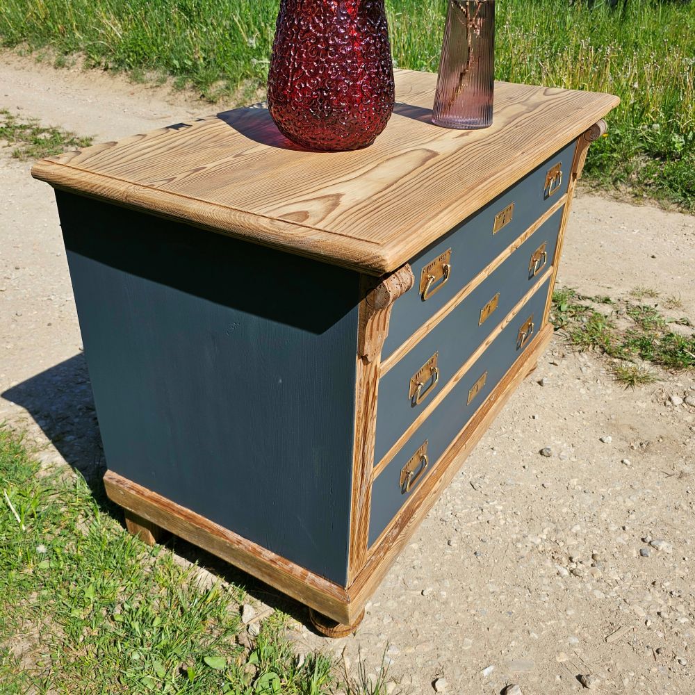 Antike alte Kommode original teillackiert in schwarz matt - 233
