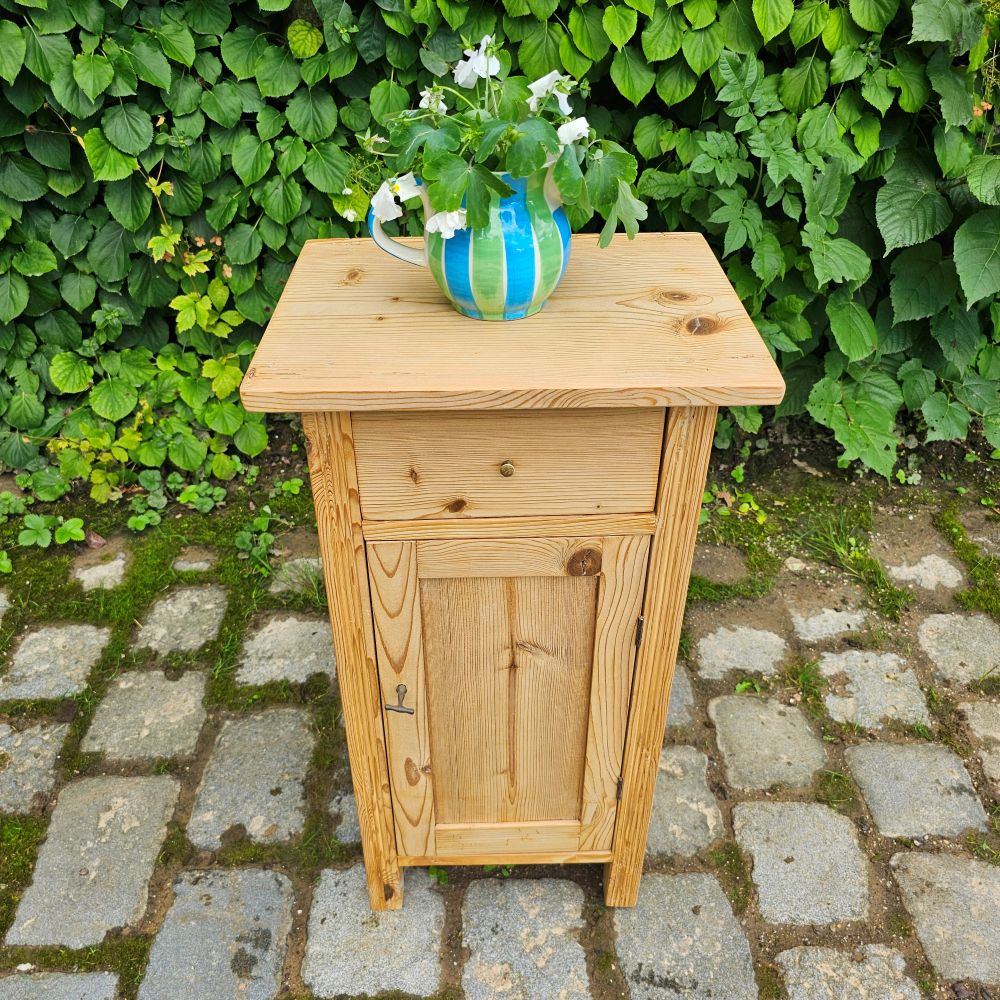 Nachtkästchen Nachttisch Kästchen alt retro vintage antik - 257