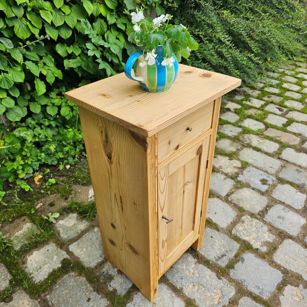 Nachtkästchen Nachttisch Kästchen alt retro vintage antik - 257