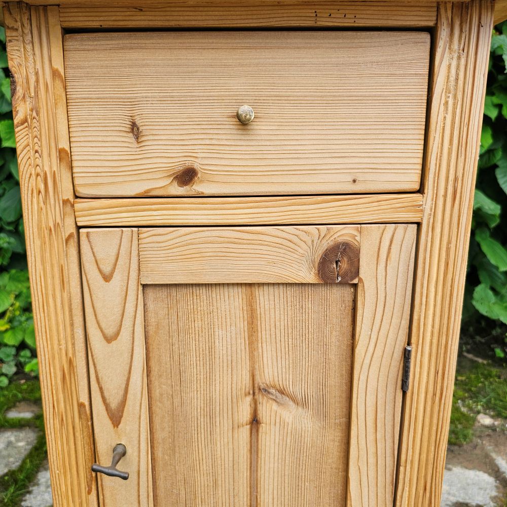 Nachtkästchen Nachttisch Kästchen alt retro vintage antik - 257