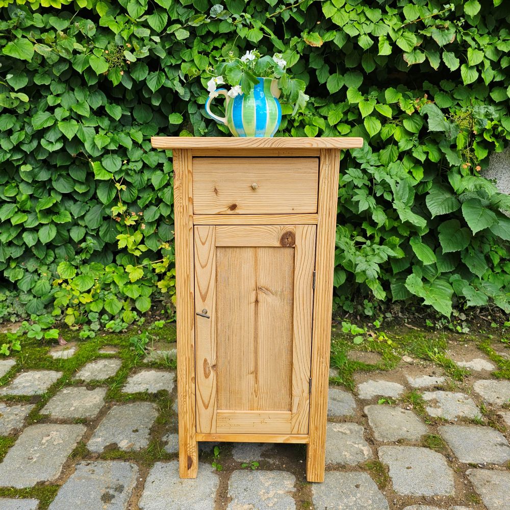 Nachtkästchen Nachttisch Kästchen alt retro vintage antik - 257
