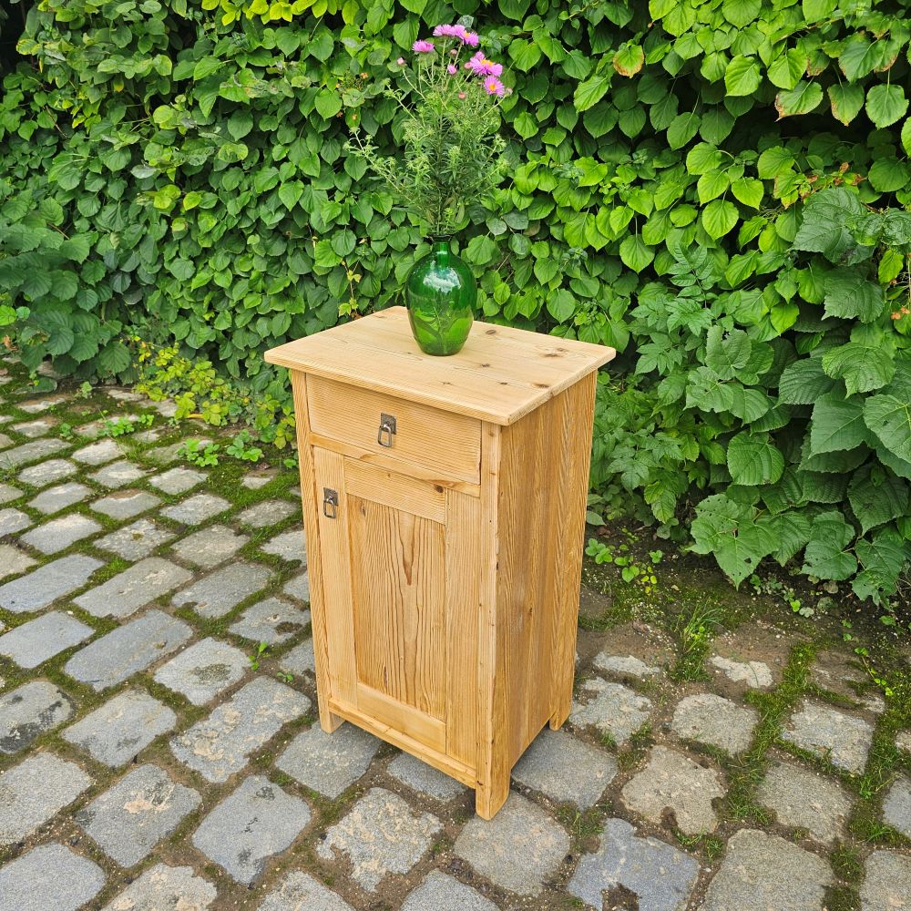 Nachtkästchen alt retro vintage antik mit Schlaufengriffen - 250