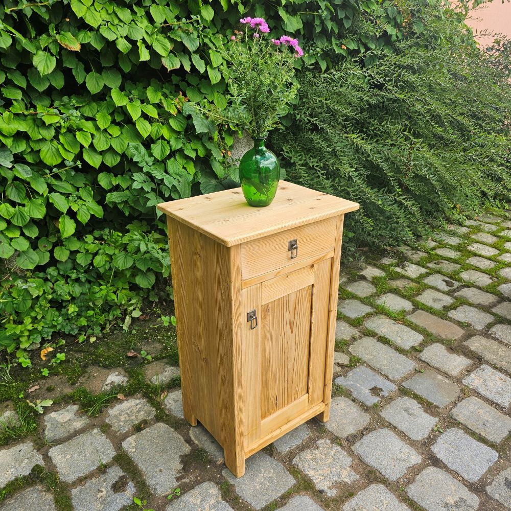 Nachtkästchen alt retro vintage antik mit Schlaufengriffen - 250