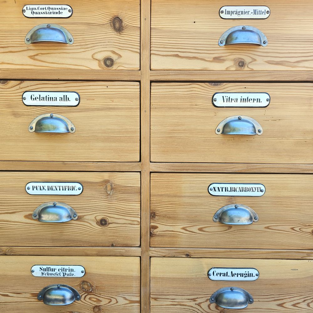 Alter antiker Apothekenschrank mit Säulen Schubladenschrank Weichholz Fichte - 304
