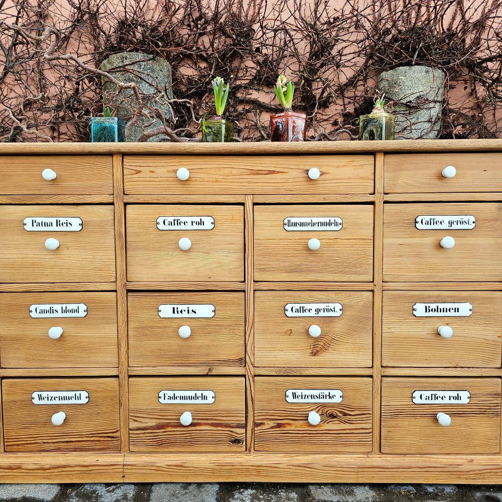 Alter antiker Apothekenschrank mit schöner Rückseite Platte Eiche Schubladen Weichholz Fichte - 294