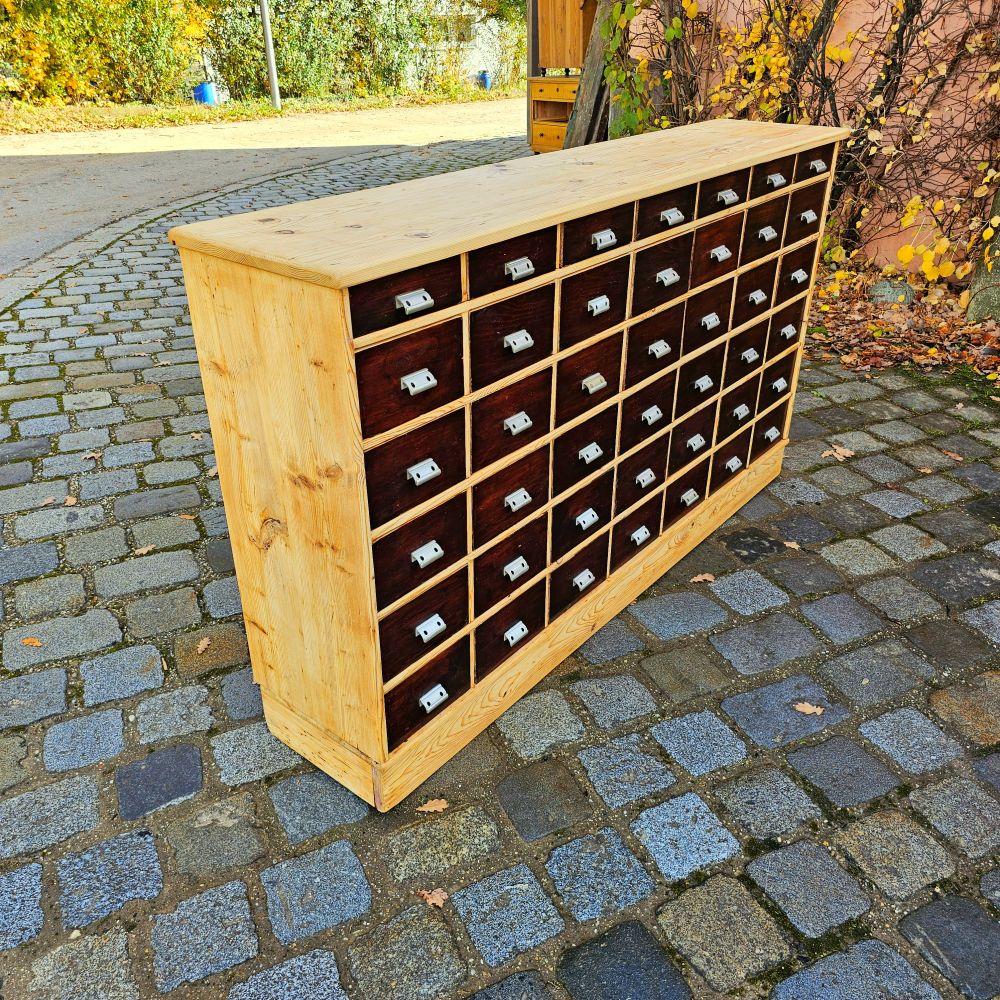 Alter antiker Apothekerschrank Schubladenschrank mit dunklen Schüben Highboard - 274