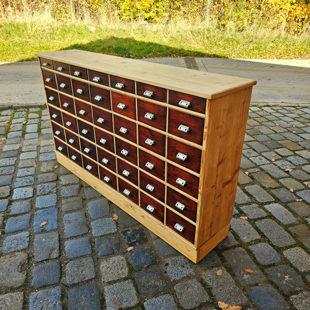 Alter antiker Apothekerschrank Schubladenschrank mit dunklen Schüben Highboard - 274