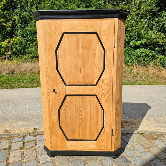Edler alter vintage Schrank 1-türig Massivholz Leisten schwarz lackiert - 313