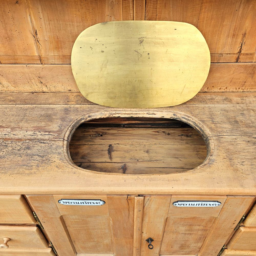 Alter antiker großer Bäckereischrank Ladenschrank Apothekerschrank mit Regalaufsatz Kirschbaumholz - 275