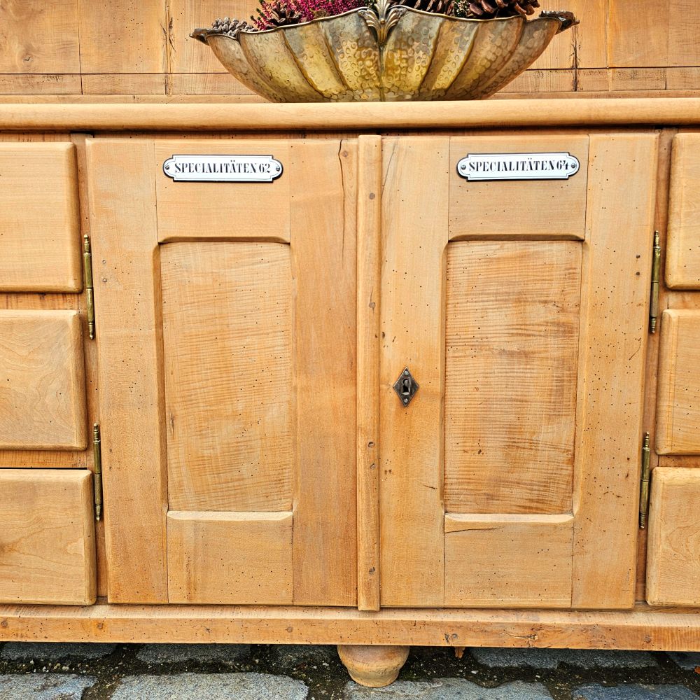 Alter antiker großer Bäckereischrank Ladenschrank Apothekerschrank mit Regalaufsatz Kirschbaumholz - 275