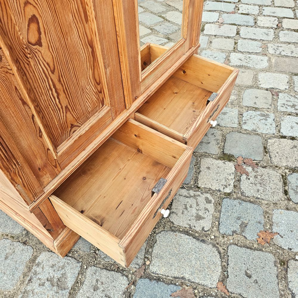 Alter Garderobenschrank Jugendstil 2-türig antik mit Spiegel und Spitzweg Bild der arme Poet - 288