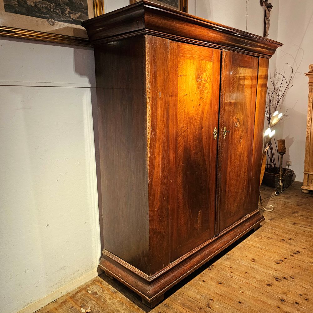 Edler alter antiker originaler großer eleganter Biedermeier Schrank Nussbaum - 285