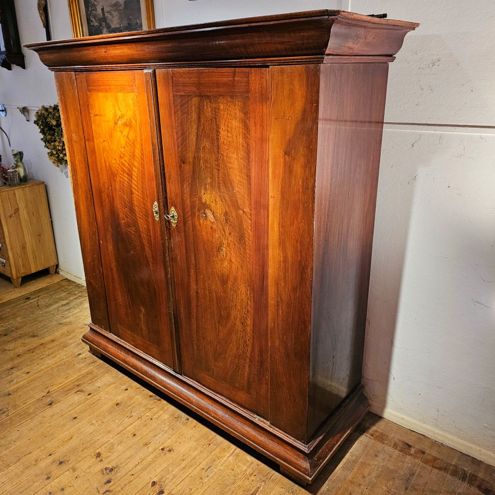 Edler alter antiker originaler großer eleganter Biedermeier Schrank Nussbaum - 285