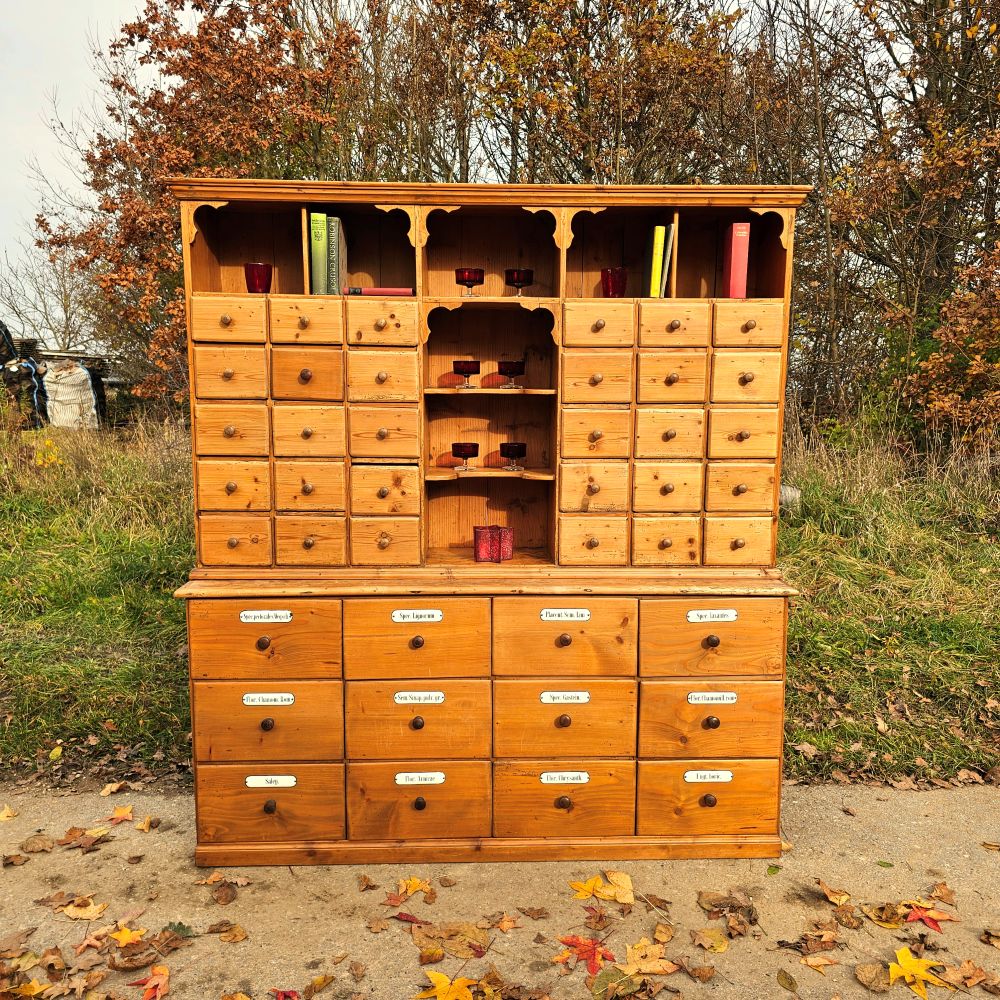 Original antiker alter Apothekerschrank mit Aufsatz mit Schubläden Regal Emaille Schildern - 286