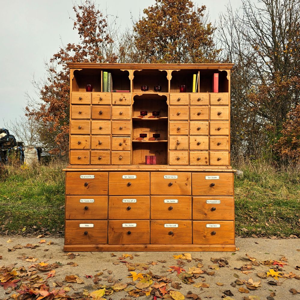 Original antiker alter Apothekerschrank mit Aufsatz mit Schubläden Regal Emaille Schildern - 286