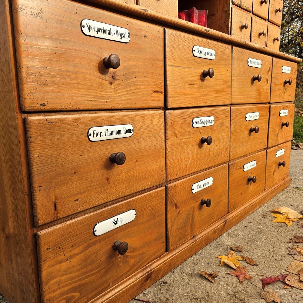 Original antiker alter Apothekerschrank mit Aufsatz mit Schubläden Regal Emaille Schildern - 286