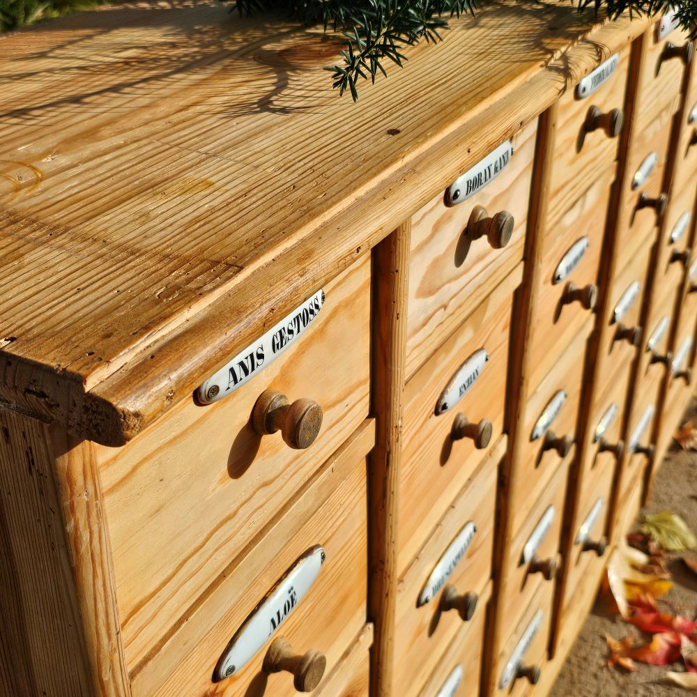 Alter antiker Apothekerschrank Schubladenschrank Ladentheke mit Porzellanschildern - 283