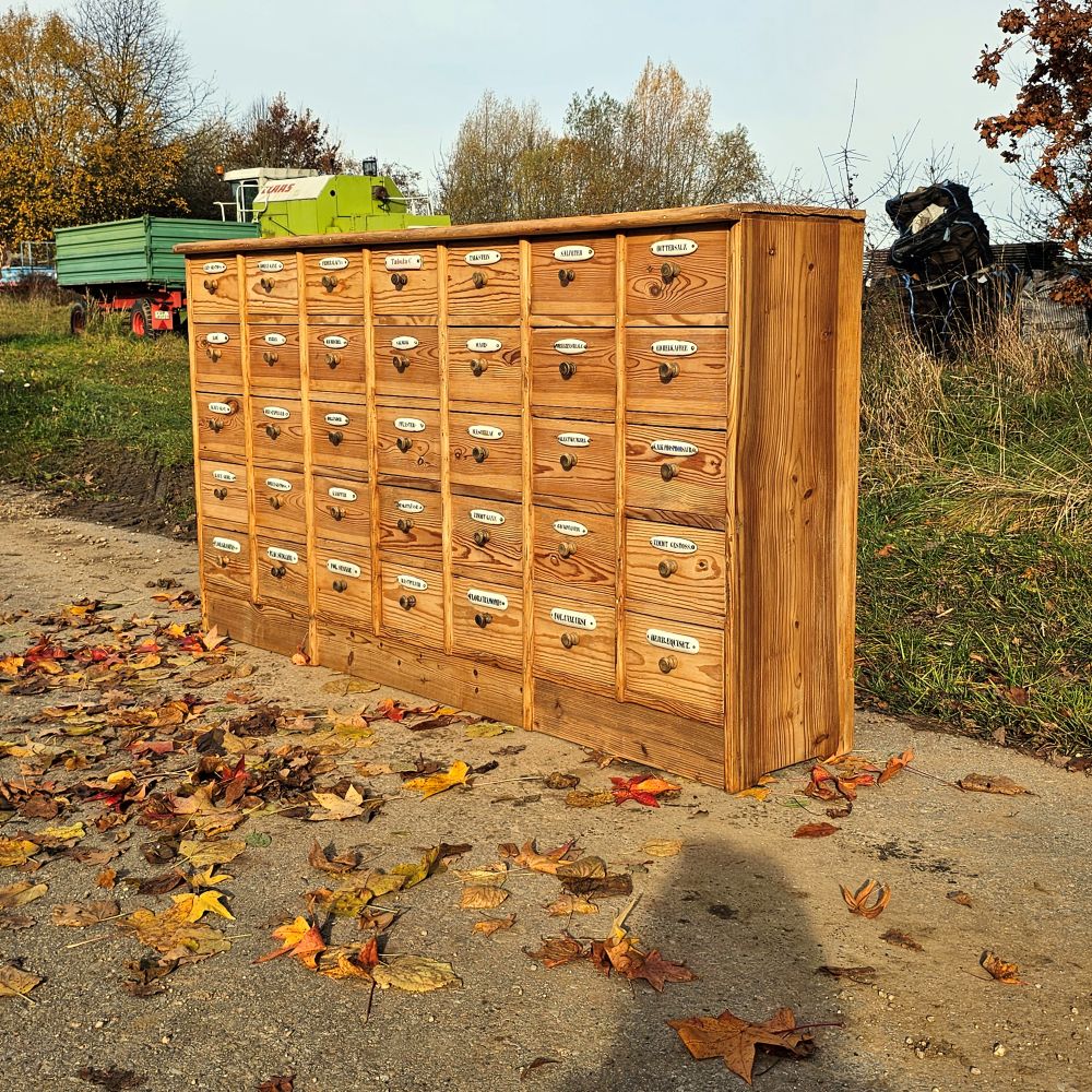 Alter antiker Apothekerschrank Schubladenschrank Ladentheke mit Porzellanschildern - 283