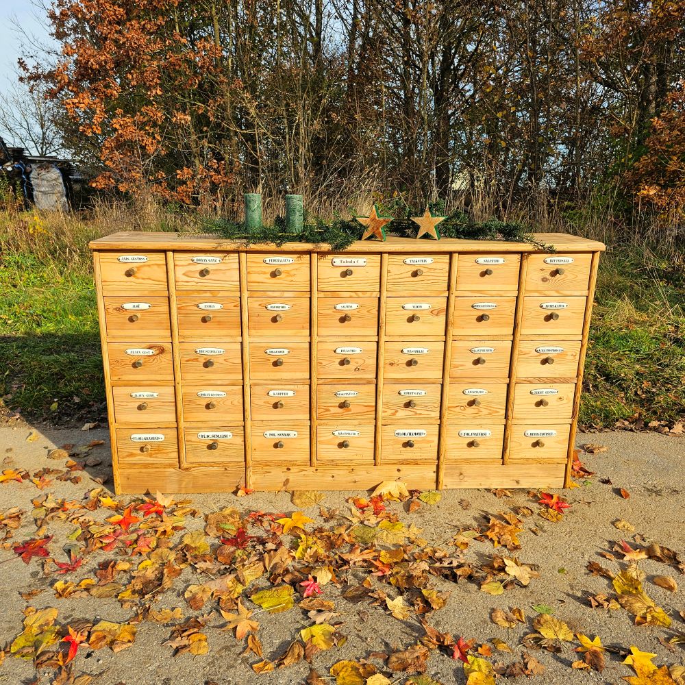 Alter antiker Apothekerschrank Schubladenschrank Ladentheke mit Porzellanschildern - 283