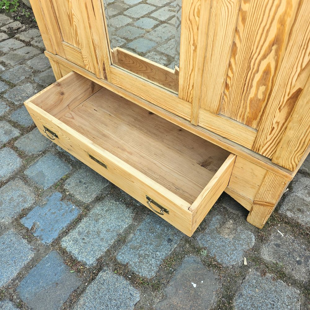 Alter Garderobenschrank Jugendstil 2-türig antik mit original geschliffenem Spiegel und Glas - 305