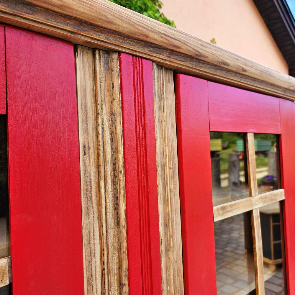 Rote retro Glas-Vitrine teillackiert - 232