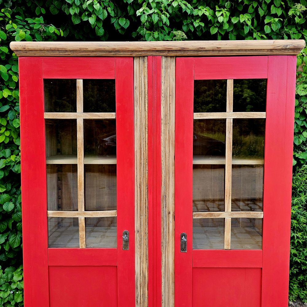 Rote retro Glas-Vitrine teillackiert - 232